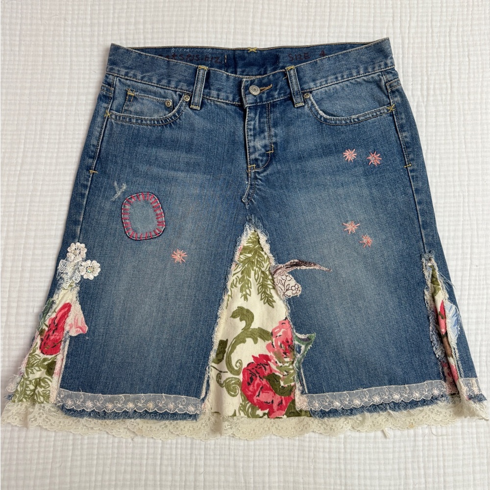 Vintage Y2K Reworked Old Navy Jean Skirt Patchwork Lace Details Size 4 Hippie